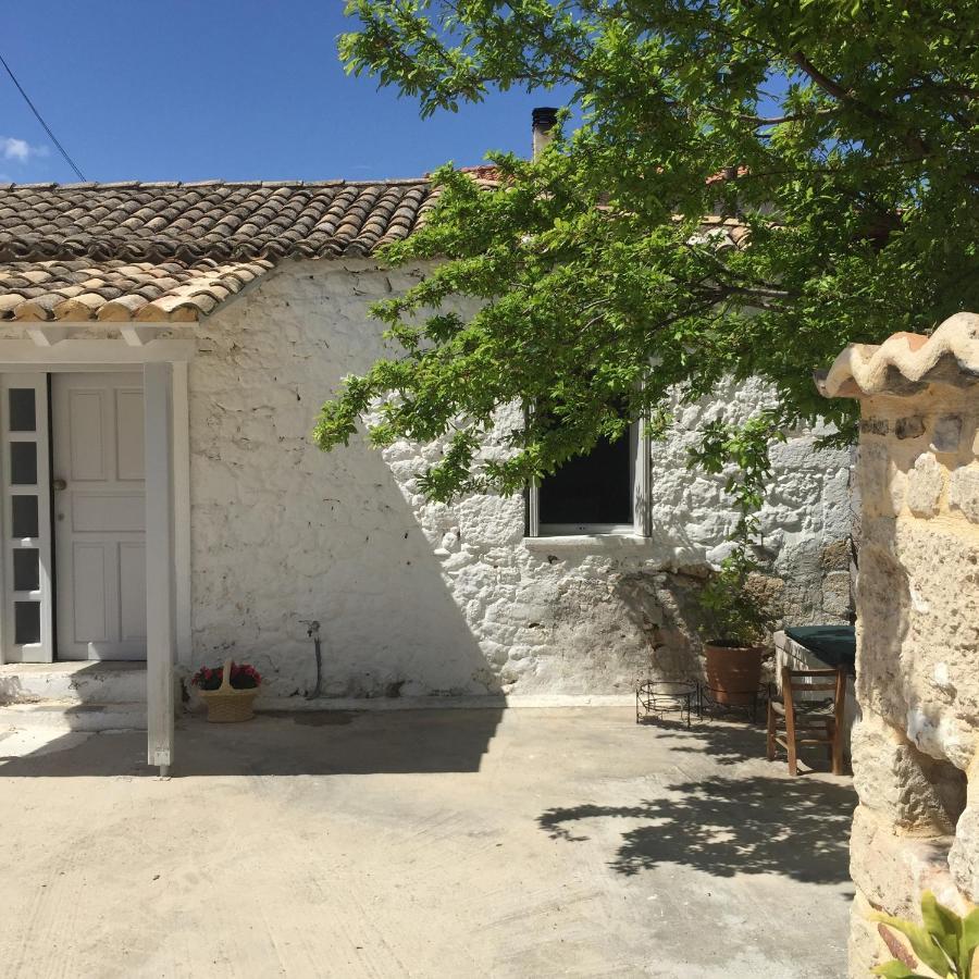 Aνεξάρτητη Παραδοσιακή Πέτρινη Κατοικία Corinth Zewnętrze zdjęcie